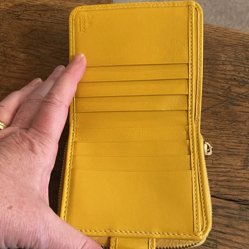 Gucci MicroGuccissima Compact GG Monogram Zip Wallet EUC - Picture 7 of 11